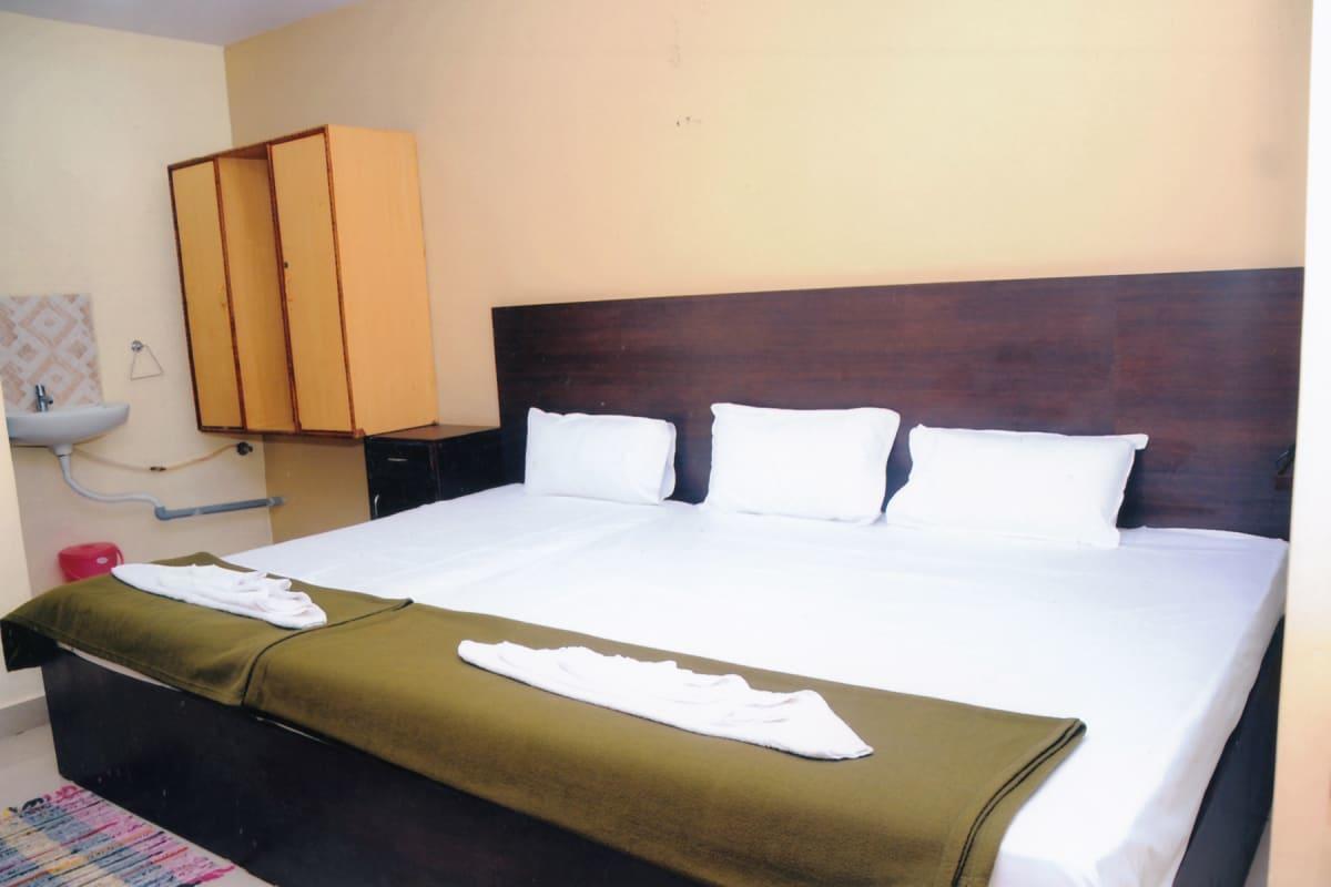 Divya Lodge Haiderabad Buitenkant foto