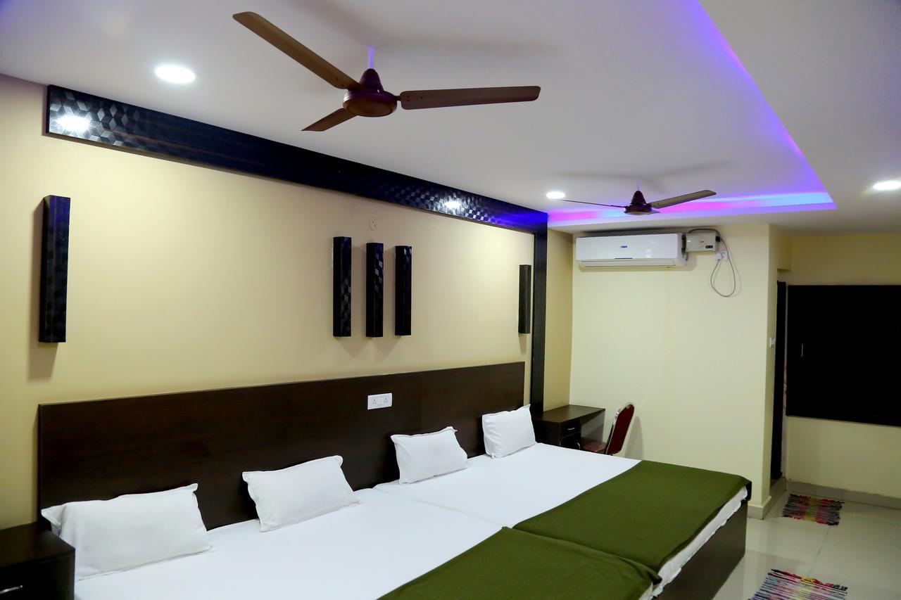 Divya Lodge Haiderabad Buitenkant foto